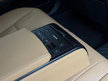 Lexus: Lexus ES: 2023 г., 2.5 л, Вариатор, Гибрид — 13