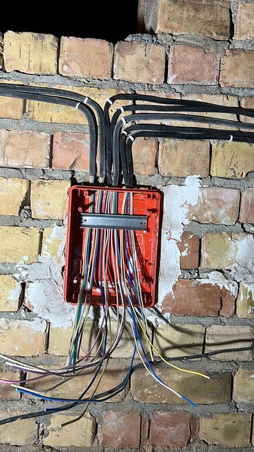 Электрики: Электрик | Электромонтажные работы 3-5 лет опыта — 3