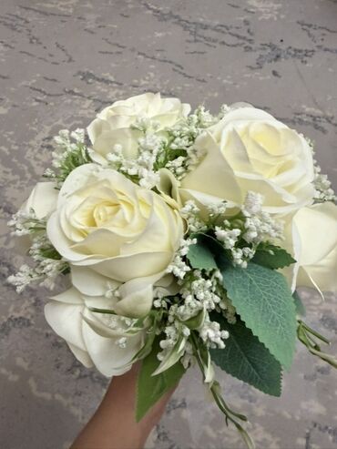 одежда для мальчиков: Букет из искусственных цветов — кремово-белые розы с добавлением