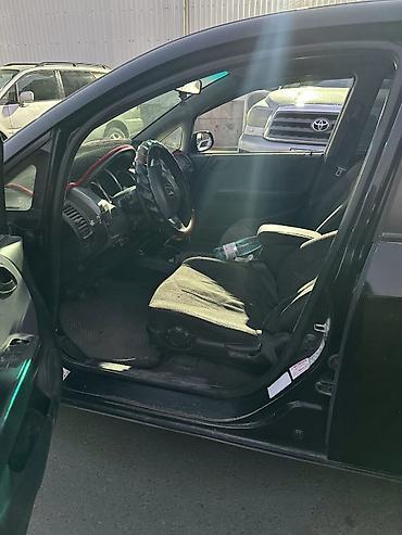 step vagon: Honda Fit: 2004 г., 1.3 л, Автомат, Газ, Хэтчбэк — 8