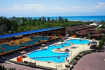 Иссык-Куль 2026: Таунхаус, Baytur Resort & Spa ЦО Baytur Resort & Spa, Бостери, Детская площадка, Парковка, стоянка, Охраняемая территория — 3