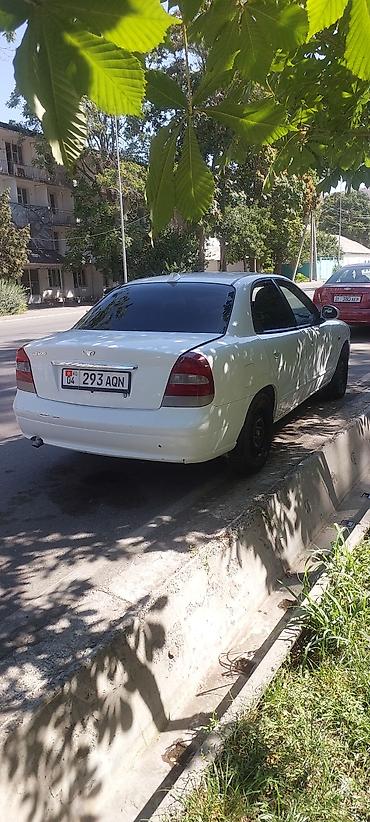 Унаа сатуу: Daewoo Nubira: 1999 г., 1.5 л, Кол менен иштөөчү, Бензин, Седан — 3
