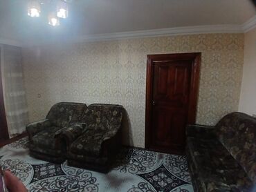 Uzunmüddətli kirayə mənzillər: Ev kiraye verilir aileye iw adamina 2 otaqdi. kohne yevlax — 9