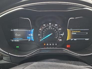 fusion disk: Ford Fusion SE sedan – ağ rəng, 4 qapı. Xarici: - Xrom ön barmaqlıq — 8