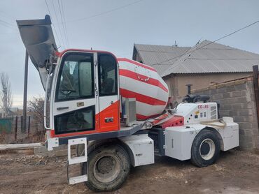 бетонная кольца: Бетономешалка Самозагружающаяся, Большая (более 300 л)
