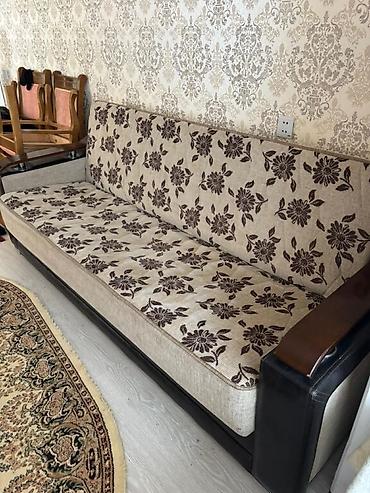 Divanlar: Satılır. bu divan 80 m real alıcı narahat etsin bu divan açılır altı — 4