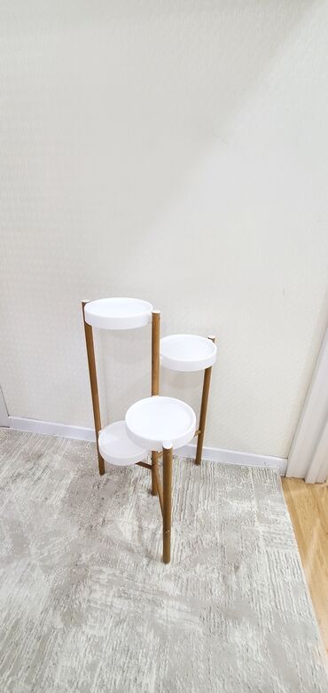 стеллажи для магазина бу: Гүлдөр үчүн текче, Колдонулган, Жыгач, Өзү алып кетүү, Акылуу жеткирүү