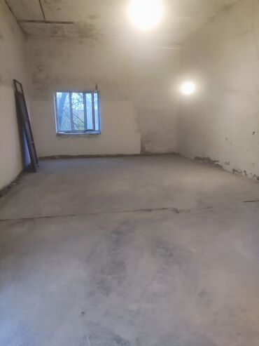 очень срочно продаю дом: Сдается помещение ближе трассе, трёх фаска. Можно открыть мини