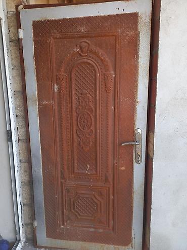 Giriş qapıları: Mənzil üçün Yeni Giriş qapısı Petlə ilə, Pulsuz quraşdırma, Ödənişli çatdırılma, Rayonlara çatdırılma, Ünvandan götürmə — 16