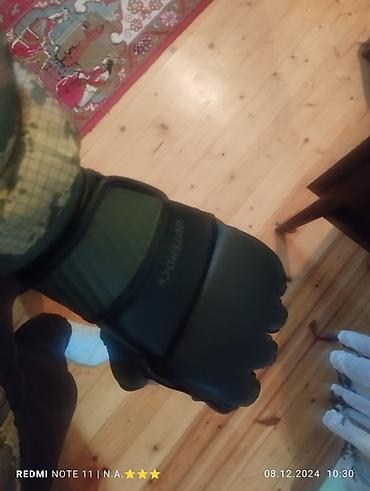 İdman və istirahət: Outshock L ölçüdə MMA əlcəyi . Decathlon mehsuludur. Ispaniya — 6