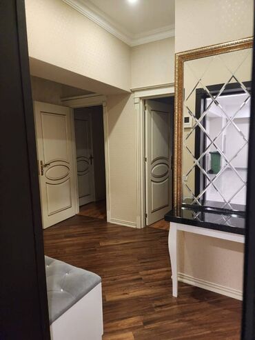 Uzunmüddətli kirayə mənzillər: Xetai metrosu Park Azure-da mənzil kirayə verilir. Mərtəbə 21/7. Ümumi — 2