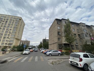 сдаются помещения: 5 и более комнат, 205 м², 105 серия, 1 этаж, Старый ремонт