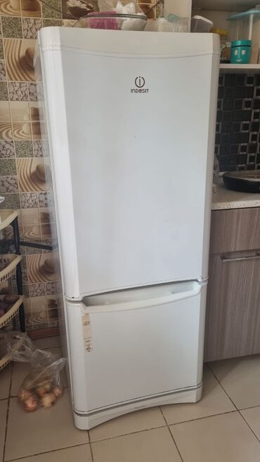 aula f75 qiymeti: İşlənmiş 2 qapılı Indesit Soyuducu Satılır, rəng - Ağ