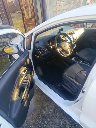 Kia: Kia Rio: 1.6 l | 2015 il Hetçbek — 12
