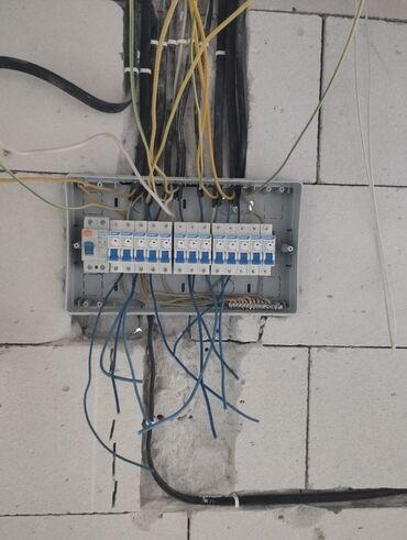 Электрики: Электрик$Сантехник г.Ош
-------------------------------- — 21