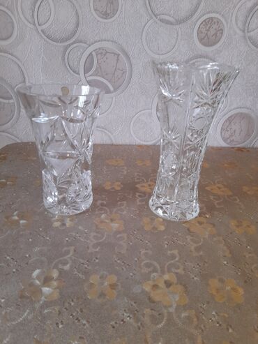 ваза стеклянная прозрачная высокая без узора: Bir vaza