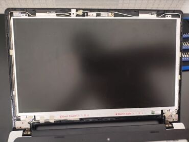 Hyundai: Noutbuk ekranı – 15.6" LCD panel Xüsusiyyətlər: - Diaqonal: 15.6 düym
