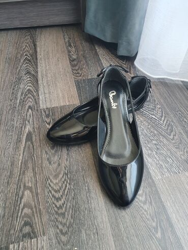 лаковые туфли: Туфли 38, цвет - Черный