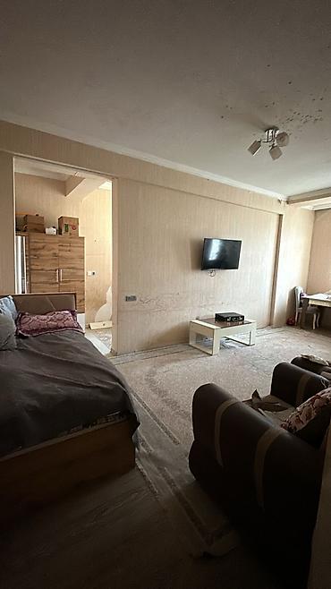 Köhnə tikili: Satılır: 2 otaqlı mənzil • Plan: geniş zal, ayrıca yataq otağı, ayrı — 7