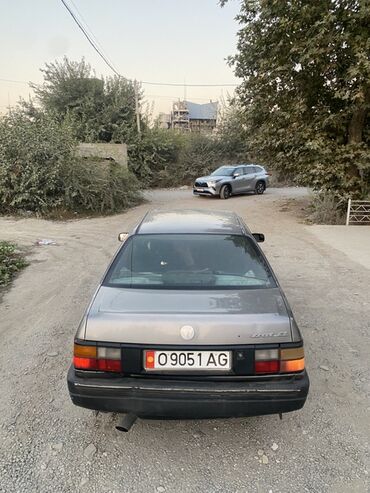 Volkswagen: Volkswagen Passat: 1990 г., 1.8 л, Механика, Бензин, Седан — 2