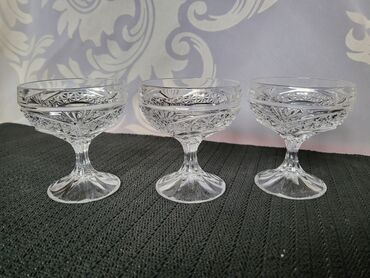 Čaše: Casice kristal Zajecar za zestoko pice iz 70ih. Casice su perfektne ( — 8