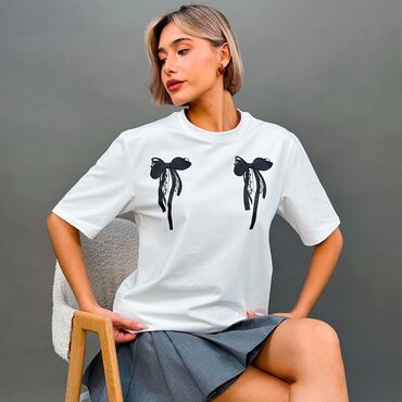 Женская классическая футболка с бантиками и кружевом — стильная и