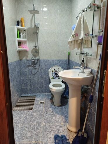 Uzunmüddətli kirayə mənzillər: Köhnə günəşli qəsəbəsi,40-ın axırı,17 mərtəbəli binanın 13 cű — 7