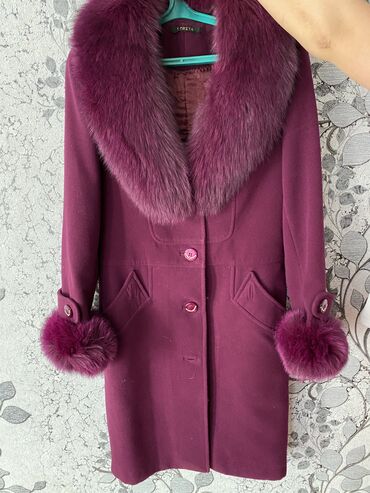 зимнее пальто женское: Пальто, L