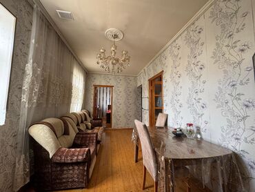 Həyət evləri və villaların satışı: 3 otaqlı, 70 kv. m, Orta təmir — 3