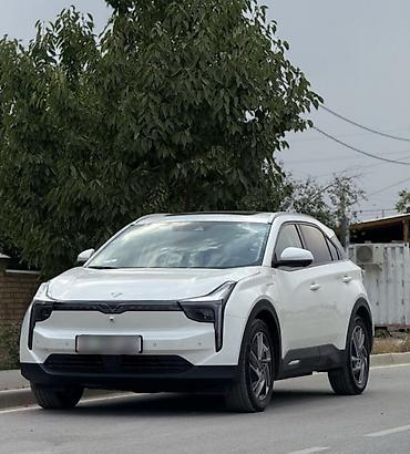Другой электротранспорт: Электромобиль-кроссовер NETA U PRO в белом цвете. Кузов и — 1