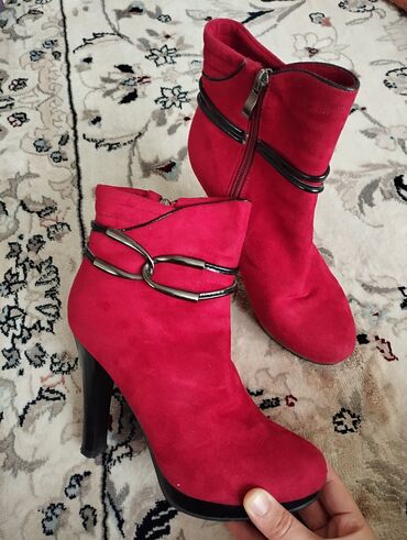 обувь: Ботинки и ботильоны 37, цвет - Красный