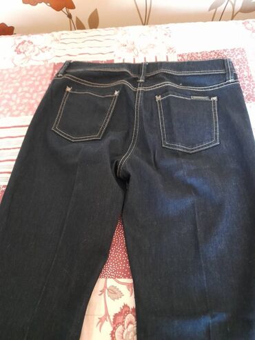 Qadın şalvarları: Müxtəlif markaların şalvarları. Birin qiyməti 10 man. Брюки различныx — 2