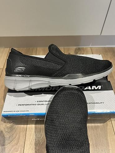 Kişi ayaqqabıları: Original Skechers slip-on kişi ayaqqabısı. Cəmi 1 dəfə geyinilib. Ölçü — 4