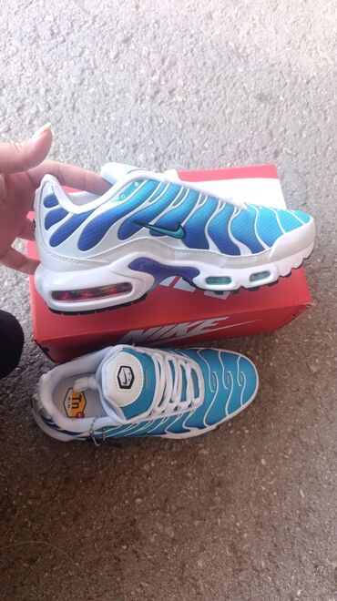 zenska obuca online: Nike, 41, color - Multicolored at lalafo.rs zenska obuca online: Nike, 41, color - Multicolored
