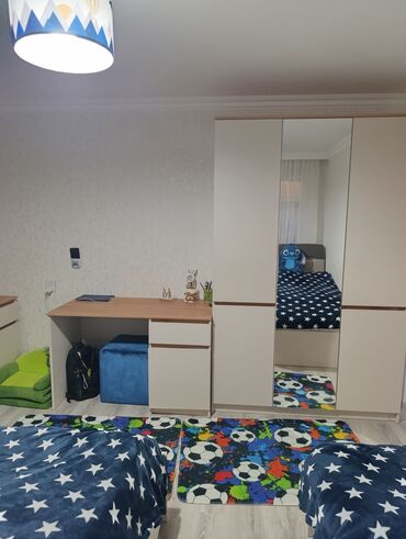 Qonaq otağı dəstləri: Sabunçuda 2 otaq,kalidor sistemli,təmirli evdir.Genis heyəti var .Qazı — 4