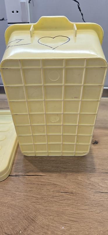 çekmeceli plastik sandıqlar: Plastik saxlama qutusu – qapaqlı, krem-sarı rəngdə. Xüsusiyyətlər: - — 1