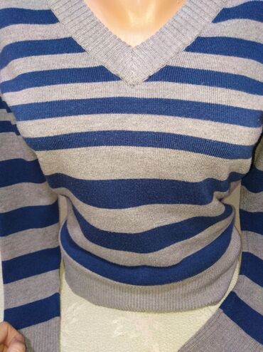оверсайз одежды: Женский свитер