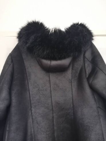 Krzneni kaputi: Monton intenzivno crne boje sa kapuljacom i punijim toplim krznom na lalafo.rs — 6 Krzneni kaputi: Monton intenzivno crne boje sa kapuljacom i punijim toplim krznom — 6