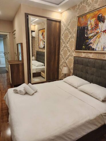 Uzunmüddətli kirayə mənzillər: Xetai metrosu Park Azure-da mənzil kirayə verilir. Mərtəbə 21/7. Ümumi — 17