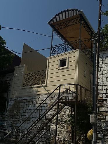 pulsuz ev: Bayılda kupçalı təmirli 2 otaqlı ev satılır.Videosunu wp-da göndərə — 1