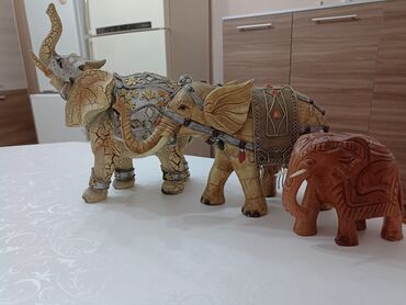 Сувениры слоны 🐘
Семья слонов
Один слон 1000сомов