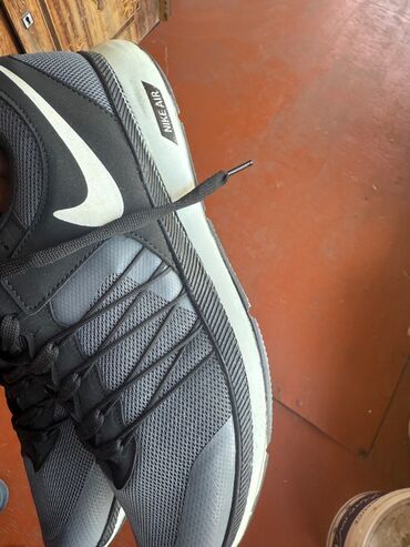 nike qaçış üçün qadın krossovkaları: Salam Türkiyədən gəririlib orginal ayaqqabıdır. Heç vaxt geyinilmiyib