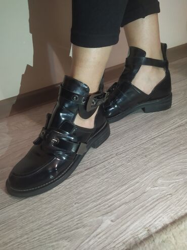 ботинки женские кожаные: Ботинки и ботильоны Balenciaga, 39, цвет - Черный