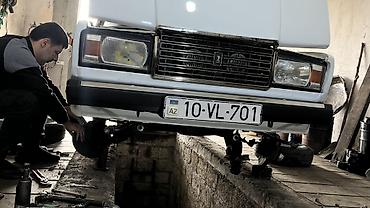 VAZ (LADA): Model: VAZ 2107 (klassik “Jiquli” sedan) Kuzov: 4 qapılı, ağ rəng — 12