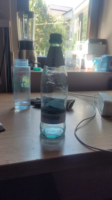 емкост для воды: Бутылка с крышкой продаю
0.5 литр