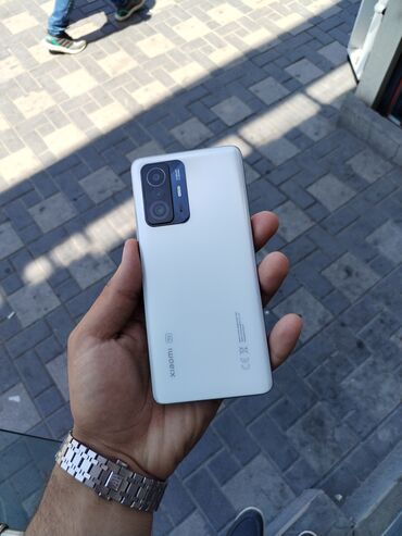 телефон флай 17: Xiaomi 11T, 256 ГБ, цвет - Белый, 
 Кнопочный, Отпечаток пальца, Две SIM карты