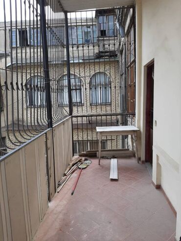 Uzunmüddətli kirayə mənzillər: Sahil işəri şəhər metrosunun yaxınlığında(Torqovuda) 4 mertebəli — 25