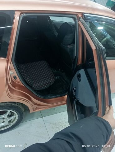 Honda: Honda Jazz: 2005 г., 1.4 л, Вариатор, Бензин, Хэтчбэк — 8