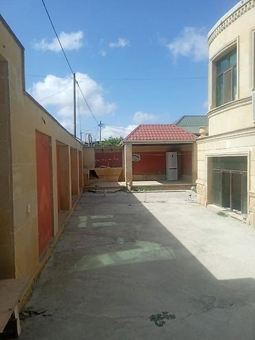 ev satilir gence: 8 otaq, 240 kv. m, Orta təmir — 2