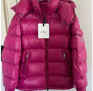 Куртки: Шикарная курточка Moncler 💖 Тренд этого сезона . Если вы